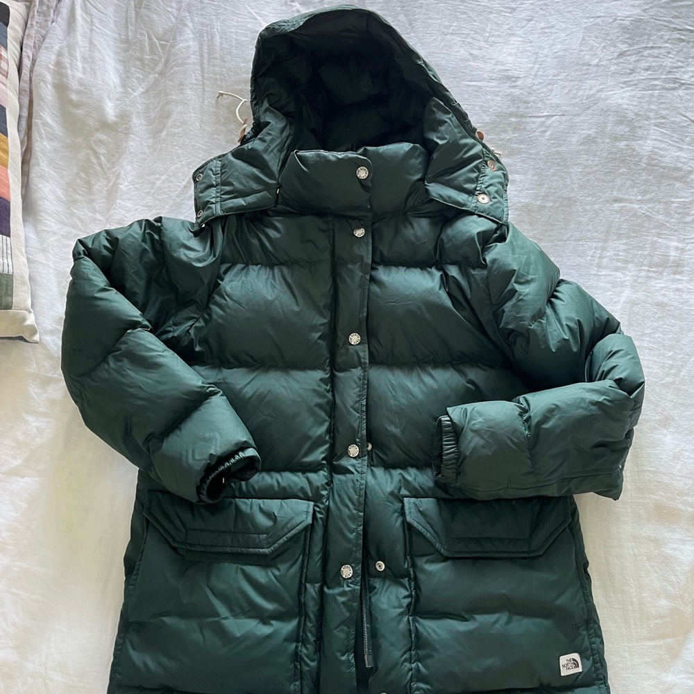 The North Face Women’s Dark Green Sierra Puffer Jacket - medium